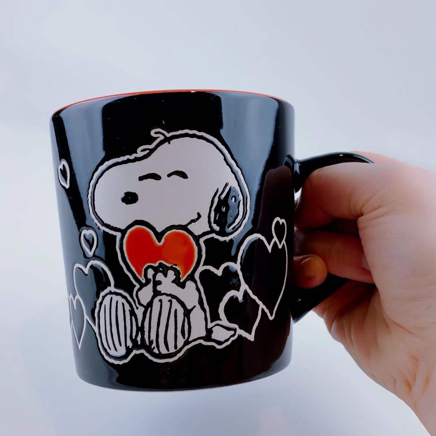 Peanuts Snoopy & Woodstock Hugging Hearts Ceramic Mug 18oz - Black