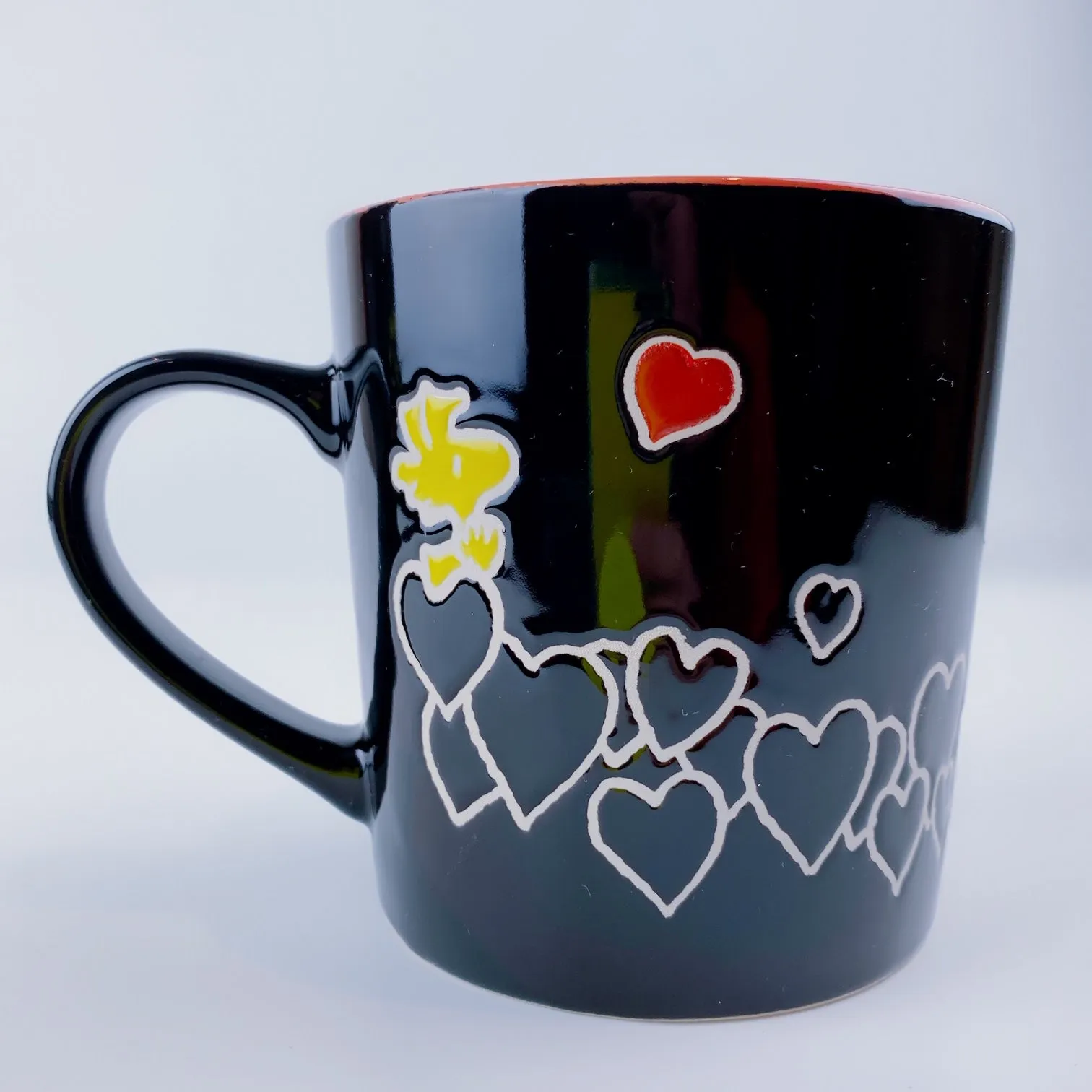 Peanuts Snoopy & Woodstock Hugging Hearts Ceramic Mug 18oz - Black