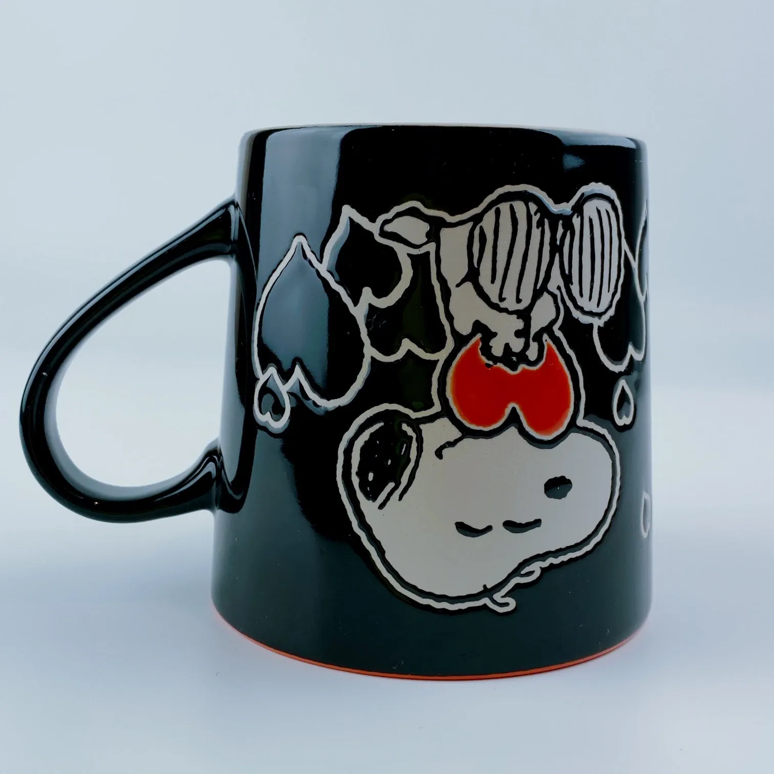 Peanuts Snoopy & Woodstock Hugging Hearts Ceramic Mug 18oz - Black