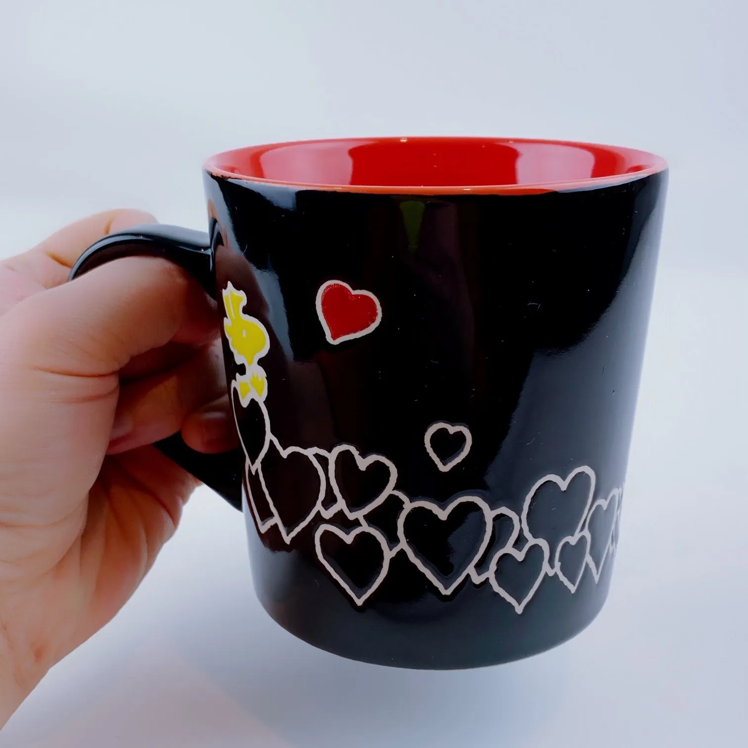 Peanuts Snoopy & Woodstock Hugging Hearts Ceramic Mug 18oz - Black